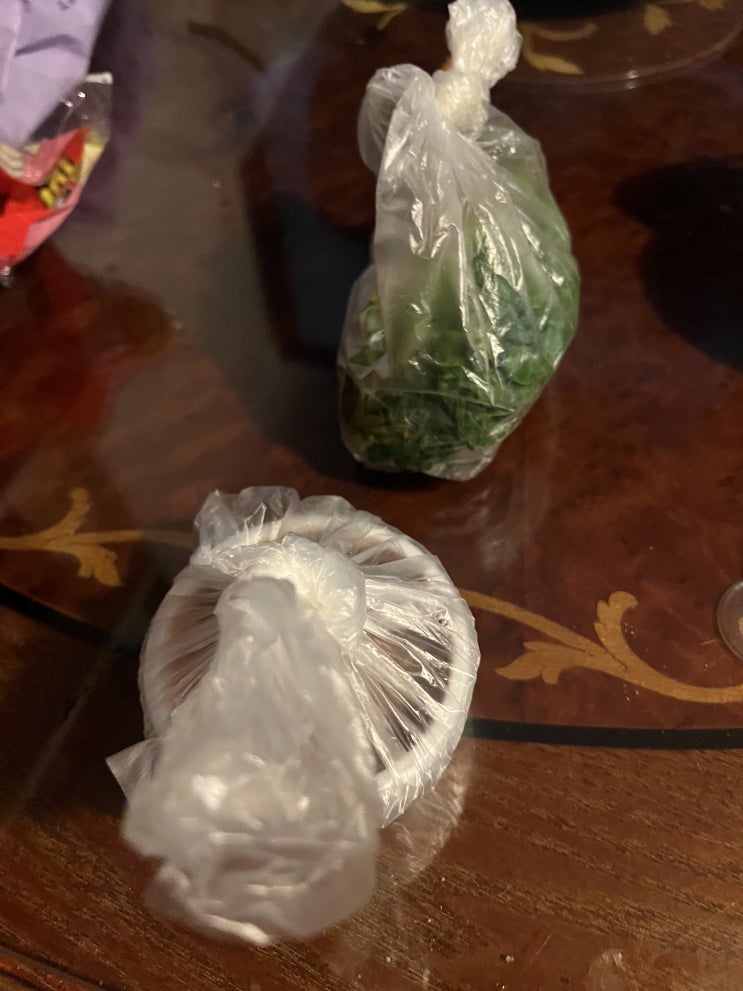  봄 레시피, 두릅과 엄나무순. 직접 만든 초장에 참치 비빔밥.