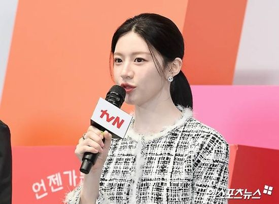 신원호 감독, <b>고윤정</b>에 "연예인이 덜 됐다" 깜짝 발언 (<b>유퀴즈</b>)