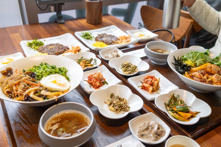  세종정부청사 맛집 한정식 정갈했던 밥꽃한상