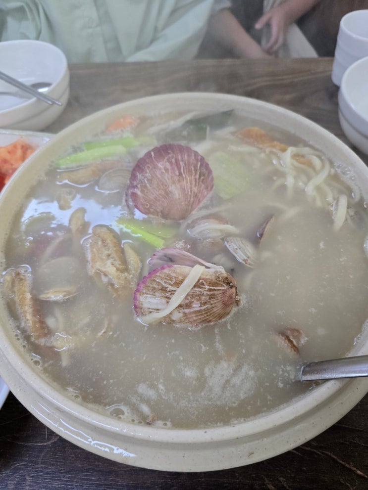  인천 칼국수 맛집 황해 해물칼국수 - 조개폭탄의 진수