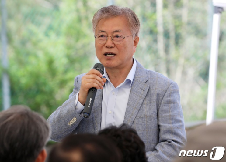 [속보] <b>문재인</b> 전 대통령, <b>검찰 기소</b> 및 재판 관련 논란 전말!