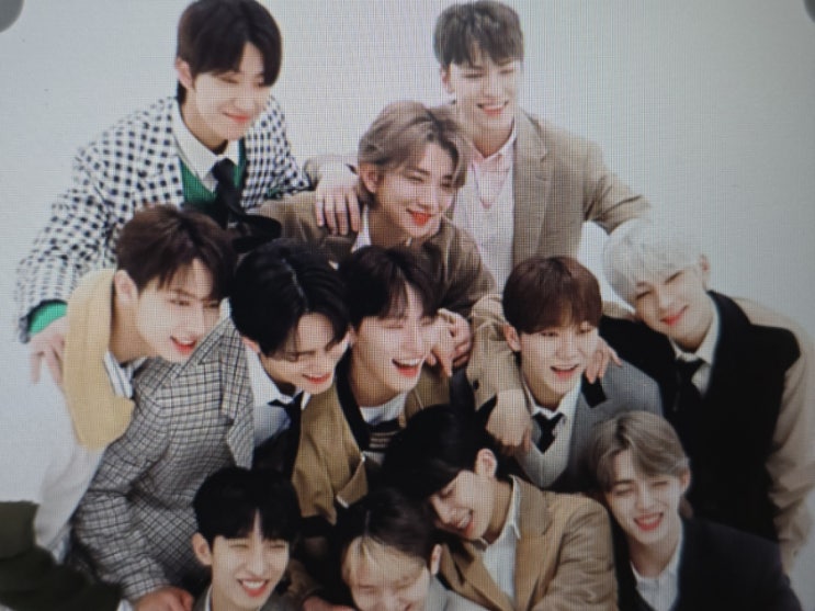 데뷔 10년 <b>세븐틴</b>] 일본 팬 미팅 전석 매진... <b>10주년 기념</b>... 
