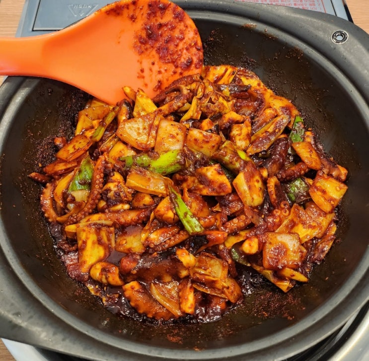  인하대역 한식 맛집 일품낙지에서 낙지볶음