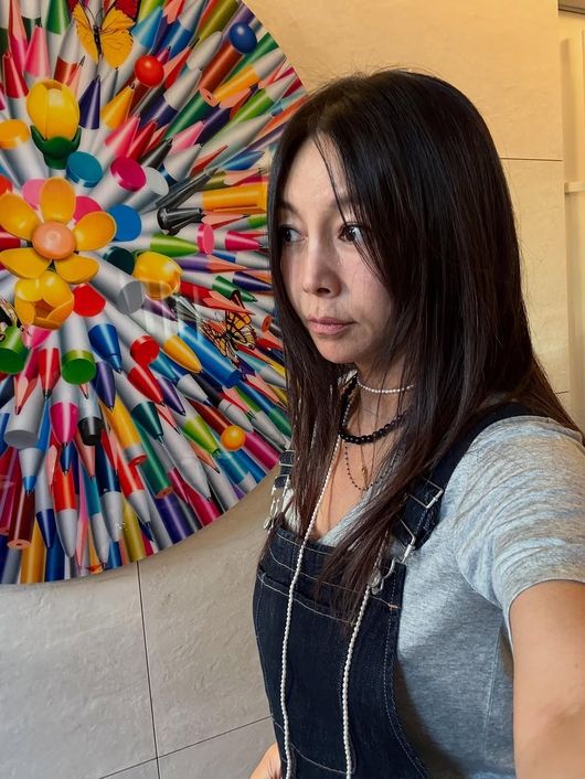 62세 맞아? 황신혜 뱀파이어 멜빵바지 패션! 62세 맞아? 황신혜 뱀파이어 멜빵바지 패션!