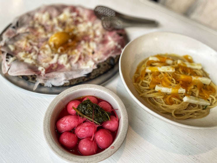 성수 와인과 화덕피자가 맛있는 이탈리안 레스토랑 이짜