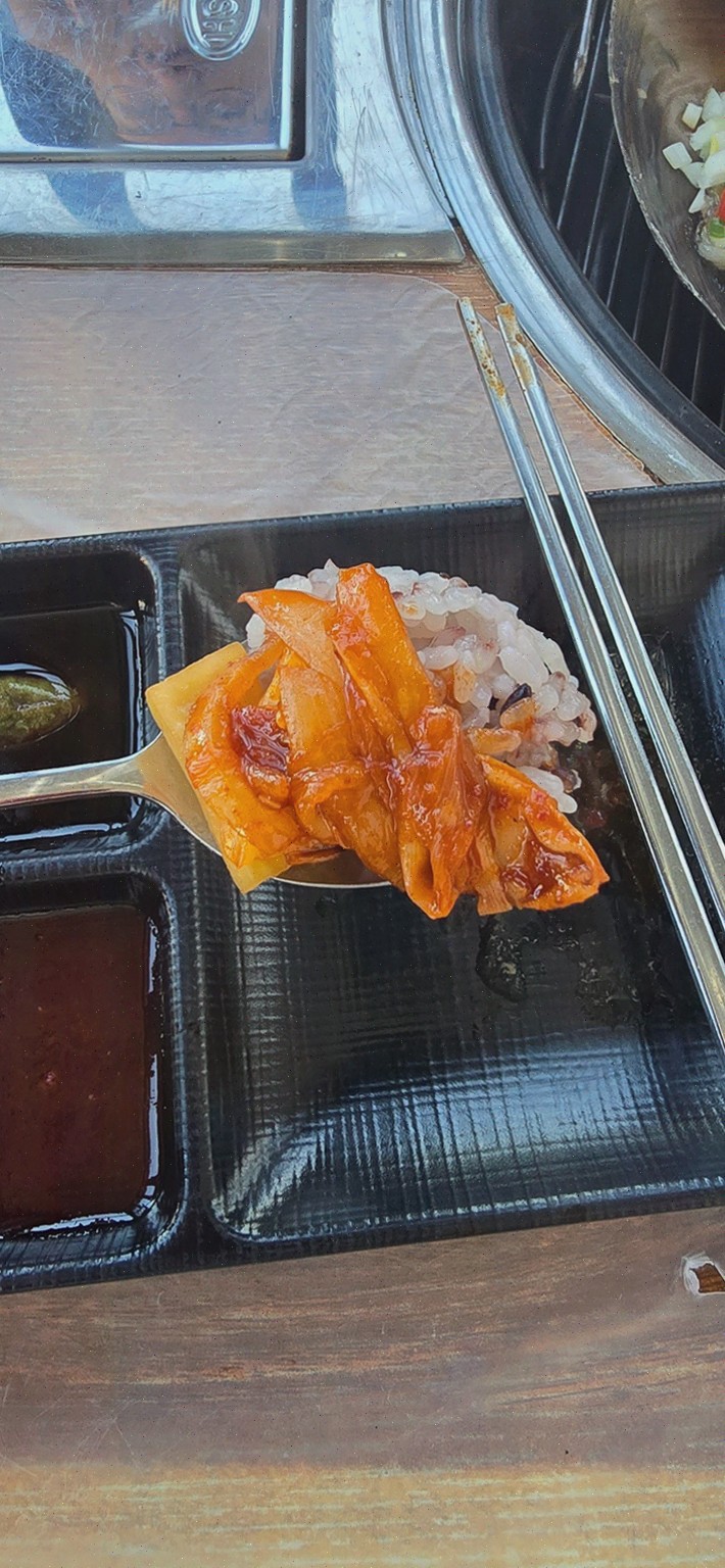  여름 해수욕 후 기장에서 즐기는 기장횟집 조개구이와 회