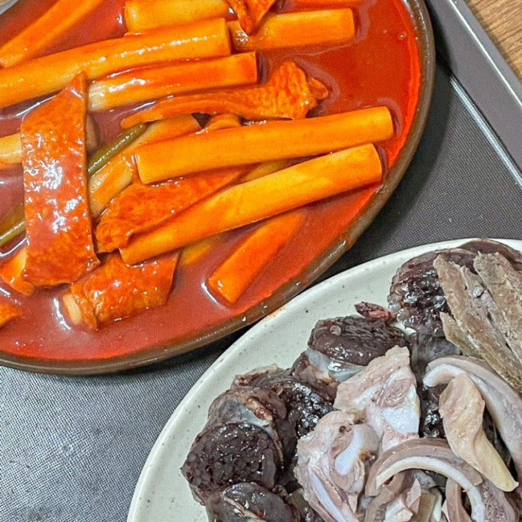  떡볶이집 사장님도 찾아가는 '전국구' 서울 떡볶이 맛집 TOP 2