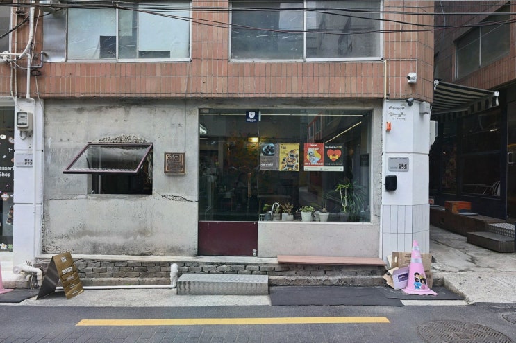  [카페리뷰] 연의양과, 전포카페거리 카페에서 까눌레의 매력을 만나다
