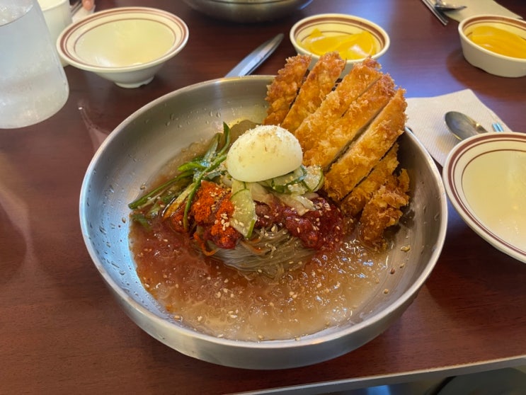  서교동 맛집 고랭 하루 4시간만 문 여는 돈비빔냉면