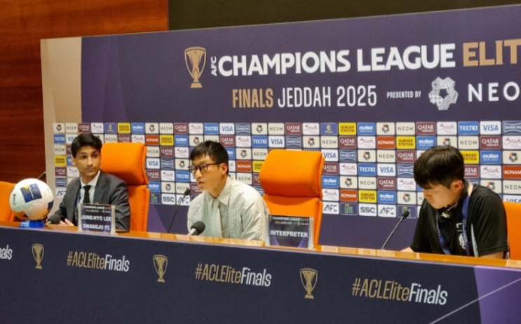 <b>알힐랄</b>에 0-7로 대패한 <b>광주</b>FC <b>이정효</b> 감독 "선수들, 기죽지마"