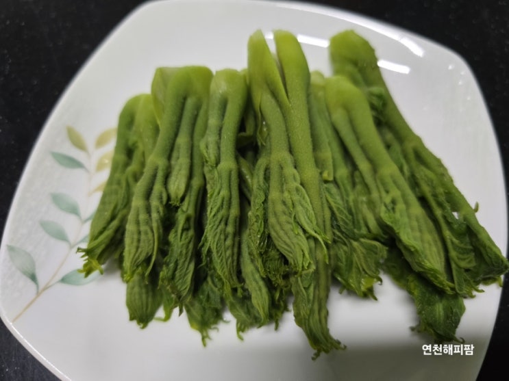  두릅데치기 두릅숙회 자연산두릅 참두릅 첫순 두릅