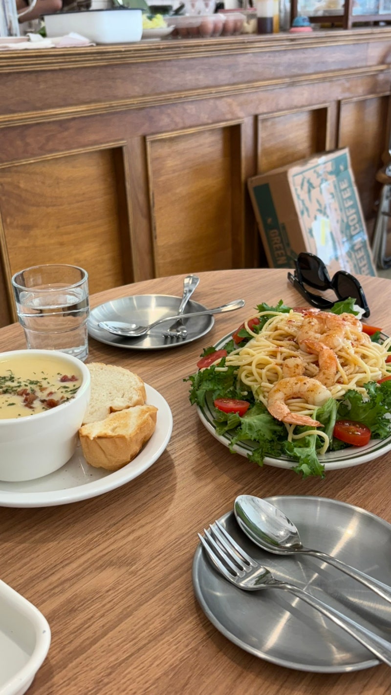 신대방 브런치카페 미니멈올데이 샐러드파스타, 감자스프 맛집