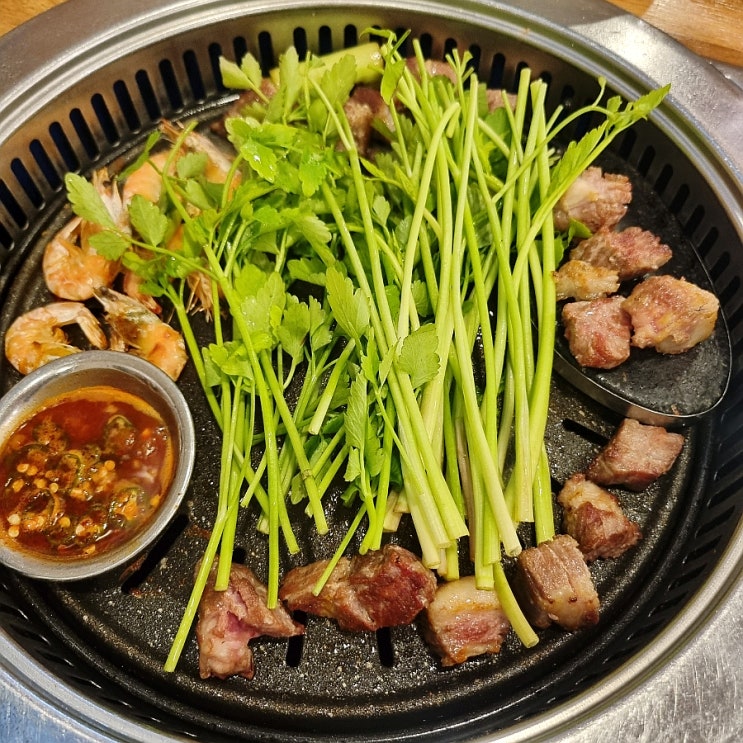  사직동 놀이방 식당 부산축산왕소금구이 미나리삼겹살 가족식사 장소로 추천!!