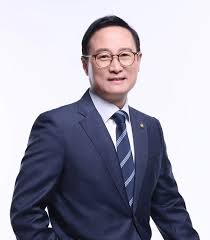 <b>민주당 당권</b> 주자 3파전, 누가 웃을까?