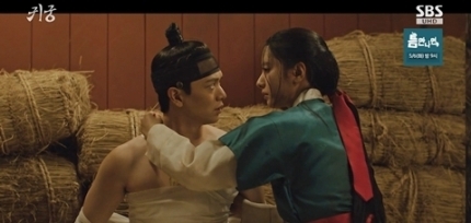그리고 다시 움직이는 <b>팔척귀</b> #<b>귀궁</b> #SBS드라마 #<b>육성재</b>... 