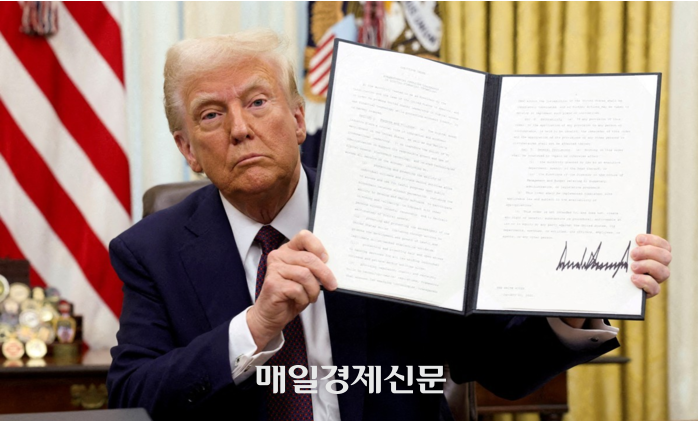  트럼프 대통령 취임 100일, 경제 정책에 대한 부정적 여론 확산
