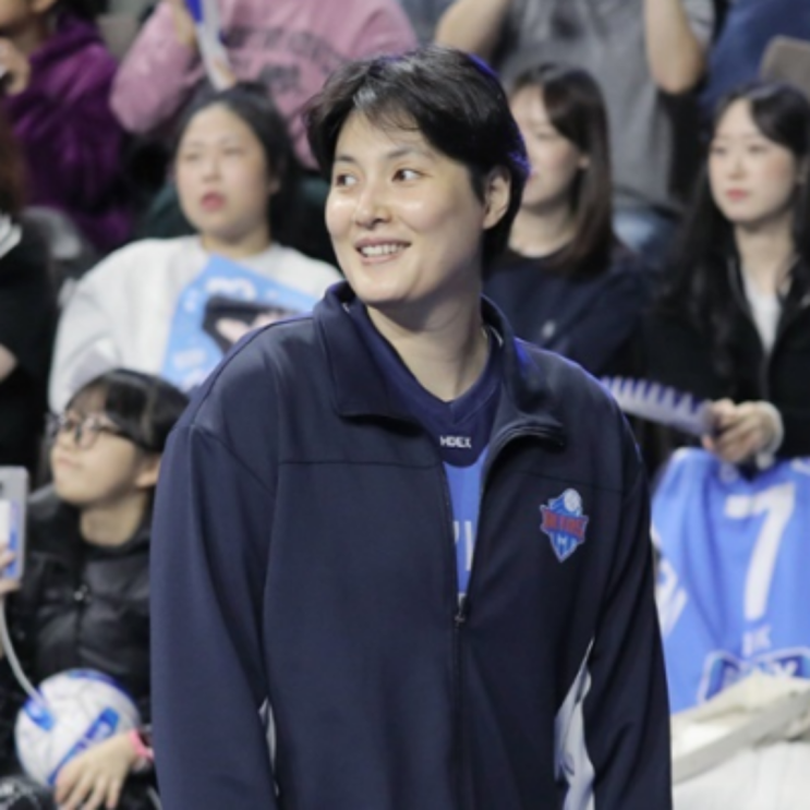 IBK기업은행 김희진 선수는 다음 시즌 코트에서 뛸 수 있을까??(김희진 올림픽, 올스타 1위, 부상 은퇴 연봉 나이 성적, IBK기업은행 샐러리캡, 임명옥 트레이드설)