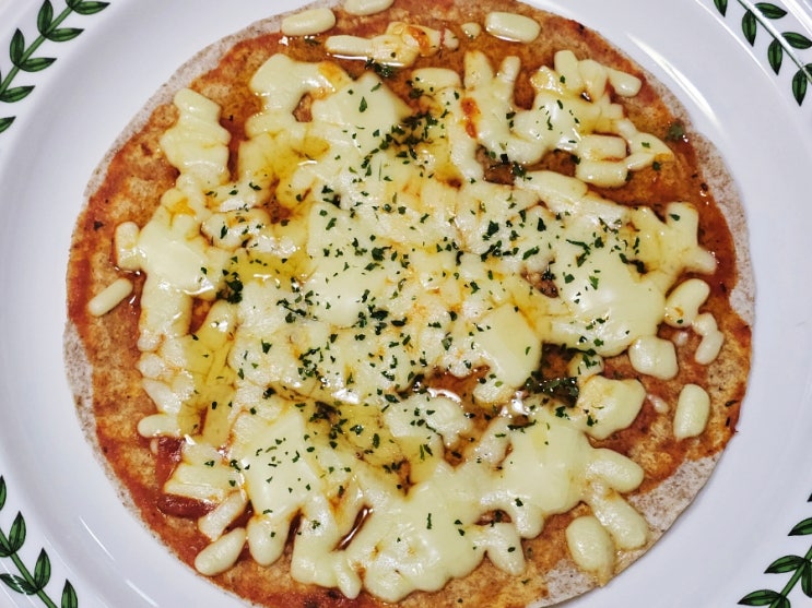  또띠아 피자 만들기 치즈 듬뿍 넣어 맛있게 요리해요