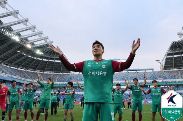 주민규 K리그1 통산 100호골! 대전하나시티즌, 강원FC 1-0 꺾고 선두 유지 주민규 K리그1 통산 100호골! 대전하나시티즌, 강원FC 1-0 꺾고 선두 유지