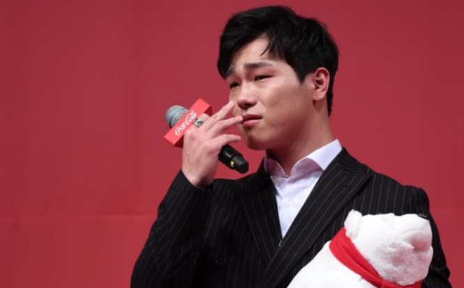 윤성빈 나락 이유 머슬핏논란 캥거루족 발언등 총정리.ZIP