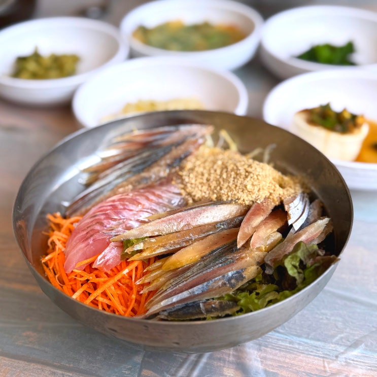  울릉도 사동항 맛집 꽁치물회는 여기서 신비섬횟집