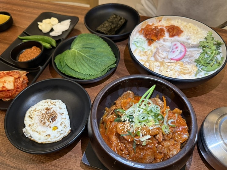 [노량진 맛집] 직장인 점심 혼밥 맛집 <신대박집국밥&우동> 제육볶음, 김치수육우동