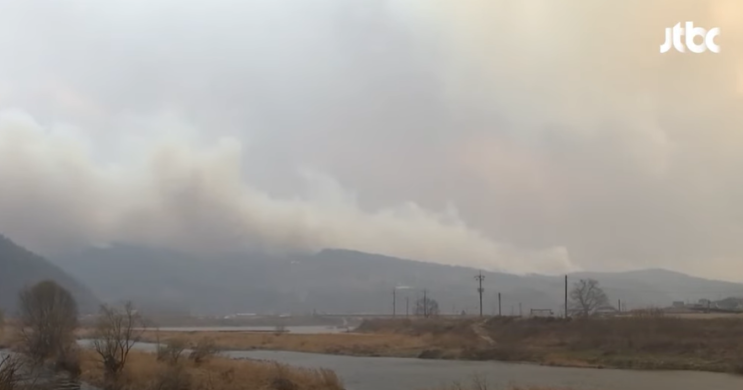  韩国 大邱北区老谷洞山火扩散……从山火二级上调至三级