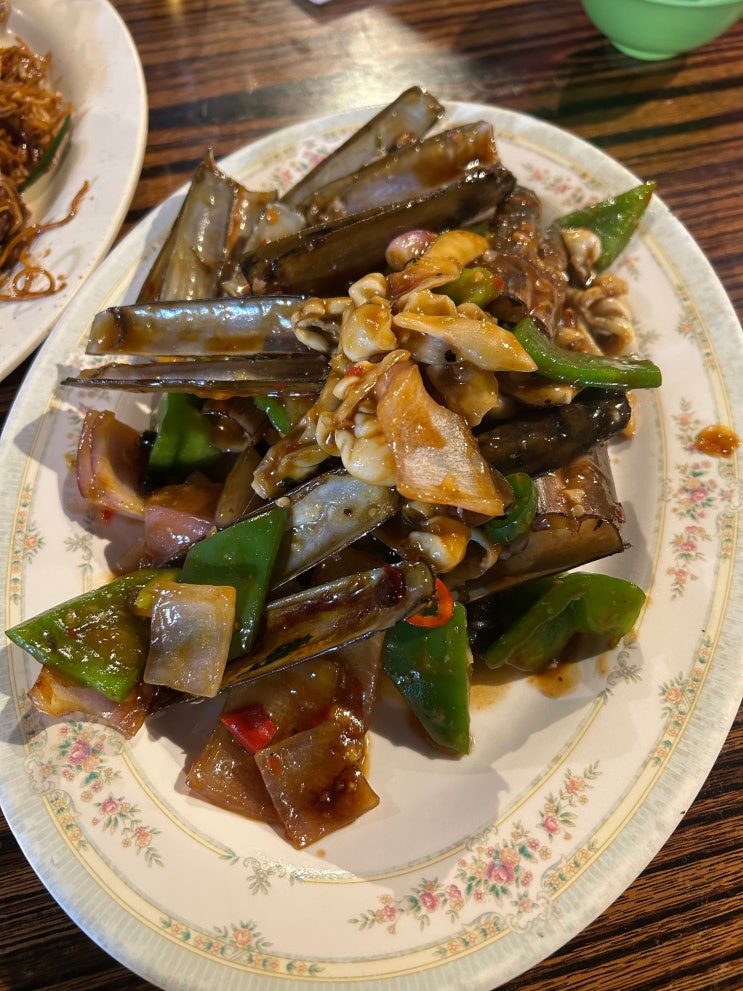  홍콩 템플스트리트 야시장 맛집 윙펫씨푸드 레스토랑 Wing Fat Seafood Restaurant