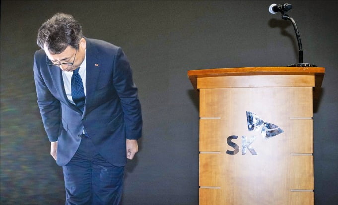  SKT 해킹 일파만파… 휴대폰 무단 개통·5천만원 유출에 경찰 수사 착수, 대응 방식 불만도 커져