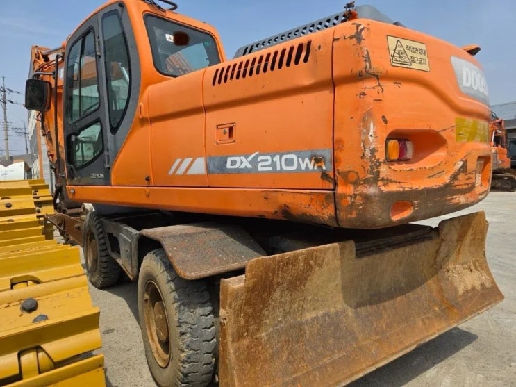 두산 DX210W 2015년식 6700만원 판매합니다. 두산 DX210W 2015년식 6700만원 판매합니다.