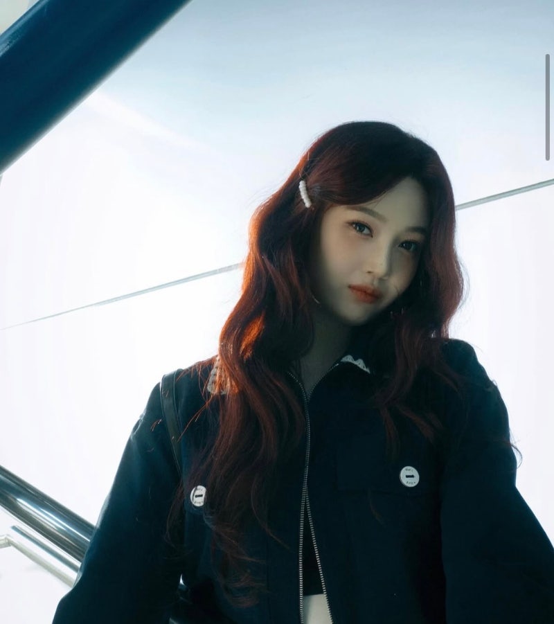 레드벨벳 조이처럼 헤어핀으로 완성하는 러블리 스타일링 팁