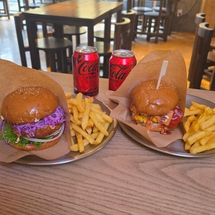  [용산/삼각지역] 국방컨벤션 & 전쟁기념관 근처의 버거가 맛있는 곳_한강버거
