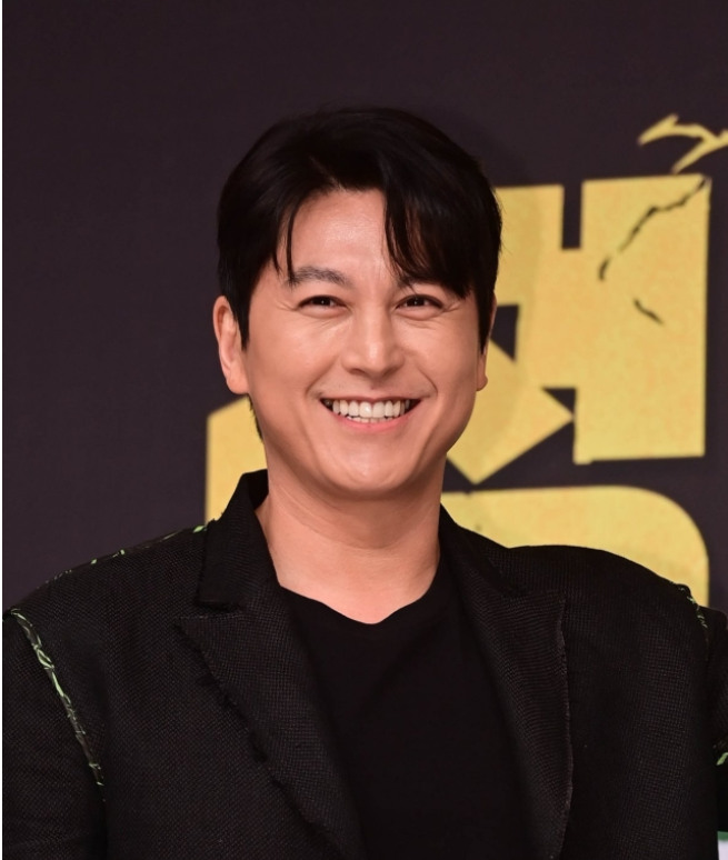 남자’ <b>류수영</b>, 포르투까지 갔다…‘<b>류학생 어남선</b>’ 티저... 