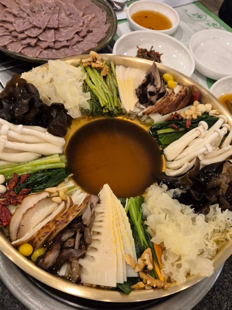  북한산 우이동 맛집 대보명가 약초쟁반 밥상으로 몸보신했어요