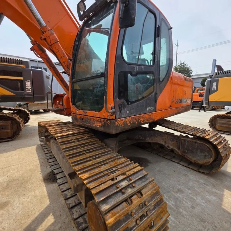 두산 DX220LC 2012년식 4000만원 판매합니다. 두산 DX220LC 2012년식 4000만원 판매합니다.