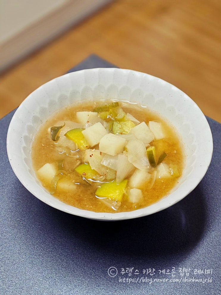  애호박 된장찌개 레시피 간단한 재료로 맛있게 끓이는법