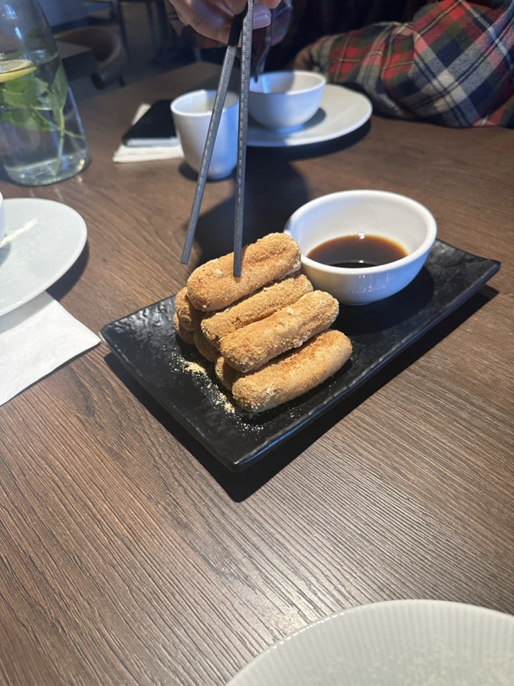  박사님의 젓가락질