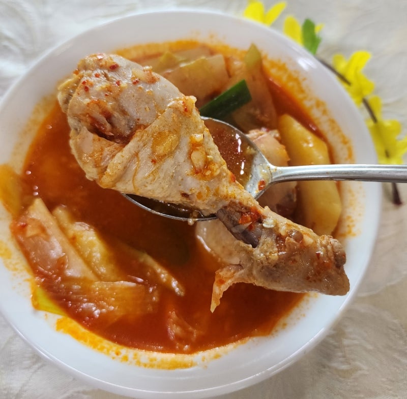 닭볶음탕이랑 차원이 다르게 얼큰 시원한 닭 매운탕 레시피 (몸보신은 이제 닭 매운탕으로 ....