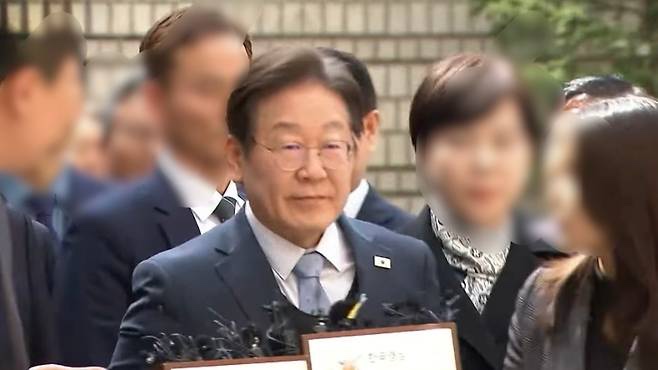 <b>이재명 후보 지지선언</b>? 보기가 좋지 않다