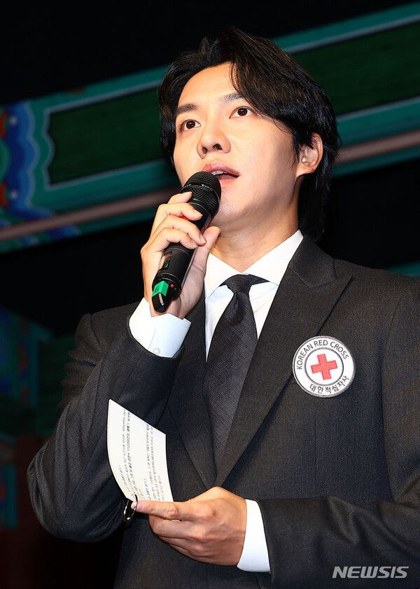  이승기 장인, 상장사 주가조작·금품수수 혐의로 구속(종합)