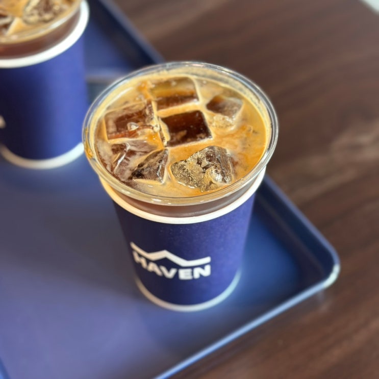  서촌 경복궁역 지나가다 들어간 분위기 좋고 커피가 맛있었던 헤이븐 HAVEN 아이스아메리카노 리뷰.