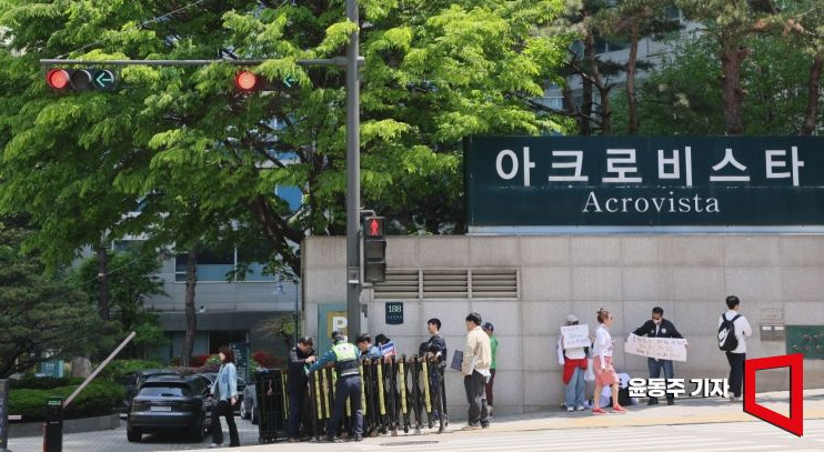 검찰의 <b>윤석열 사저 압수수색</b>,건진법사 의혹(?),'숨겨진 의도'와... 