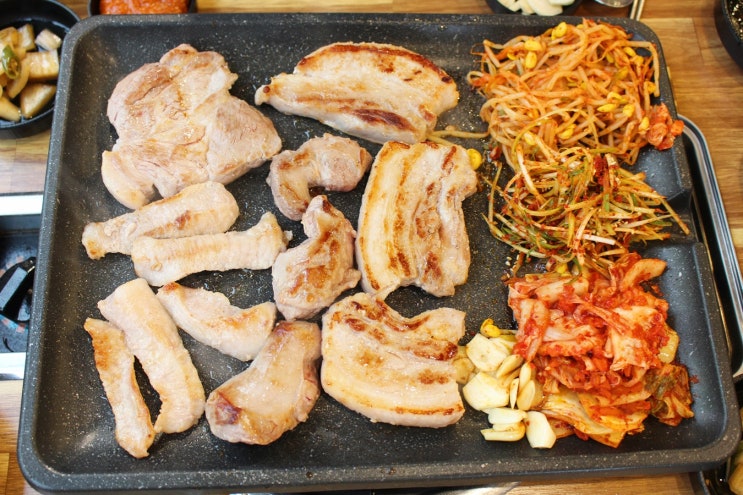  원흥역 근처 삼겹살 맛집 돈의나라삼겹살 돼지모둠으로 푸짐한 한끼