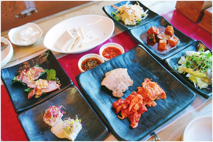  자연콩_ 의왕 백운호수 한정식 맛집 오랫동안 사랑받는 두부요리 전문점