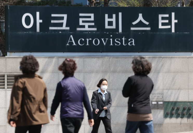 [긴급] <b>윤석열</b> 대통령 <b>부부 사저</b>, 검찰 <b>압수수색</b>! 건진법사 선물... 