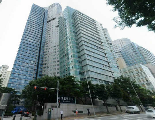 부부 사저 '<b>아크로비스타</b>' <b>압수수색</b>…<b>건진법사</b> 의혹 수사 본격화