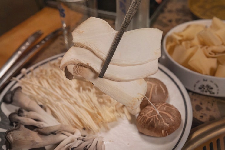  세련된 분위기에서 즐기는 서초동맛집, 따롱이훠궈 강남점