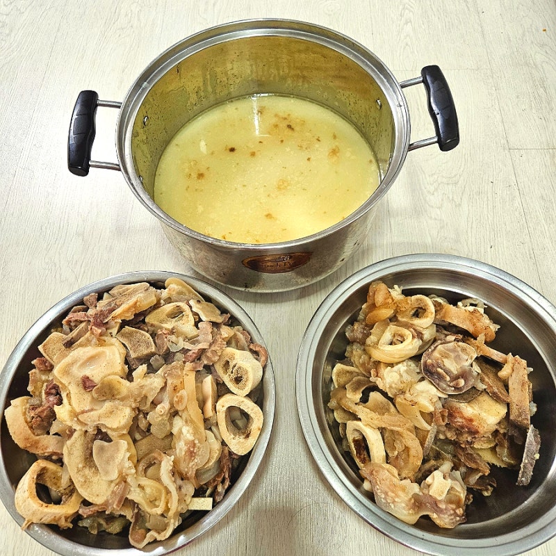 봄 제철 보양식 한우 꼬리곰탕 끓이는 법 사골국 곰국 잡내 없이 깊은 맛 내기