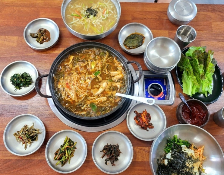  [기장]직접 농사지은 재료로 만든 시래기 쇠고기 버섯전골이 맛있는 아홉산숲맛집 '돈바지'
