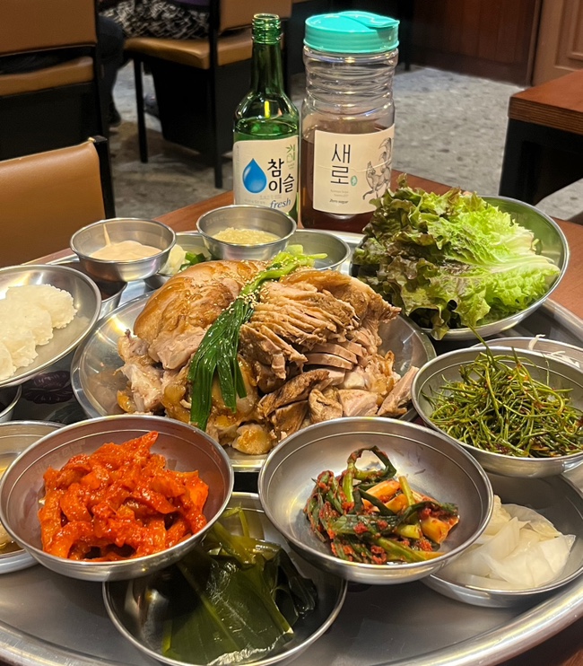  아산 신용화동맛집 상다리 부러지는 완미족발에서 한잔